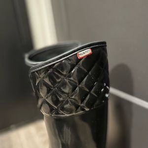 Hunter Rain Boots Size 7-8 black with cleaner sponge